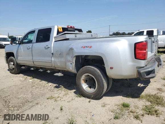 2015 Chevrolet Silverado 3500HD LT z VIN 1GC4KZCG1FF586027, wystawiony jako Copart lot #50064515 z przebiegiem 63 788 mil mil oraz Szkoda całkowita • Salvage title. Historia ofert i sprzedaży dostępna na DreamBid. Obrazek 2.
