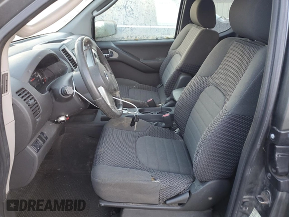 2009 Nissan Frontier SE z VIN 1N6AD06W89C420134, wystawiony jako Copart lot #81269544 z przebiegiem 155 309 mil mil oraz Czysty tytuł • Clean title. Historia ofert i sprzedaży dostępna na DreamBid. Obrazek 7.