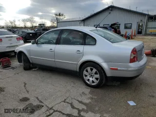 2003 Volkswagen Passat GLX with VIN WVWTH63B63P283411, listed as a Copart auction lot 82626274 with 173,413 mi miles and Salvage Title. Bid and sale history available at carsss.com. Image 2.