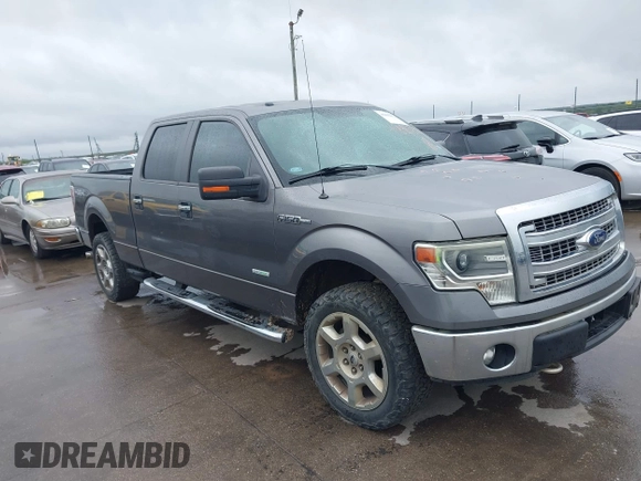 2014 Ford F-150 XL with VIN 1FTFW1ET1EKF46528, listed as a IAAI auction lot 41892142 with 171,642 mi miles and . Bid and sale history available at carsss.com. Image 1.