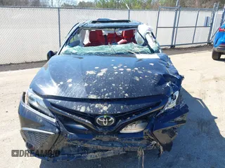 2022 Toyota Camry XSE z VIN 4T1K61AK2NU014488, wystawiony jako IAAI lot #41609668 z przebiegiem Nie podano mil oraz . Historia ofert i sprzedaży dostępna na DreamBid. Obrazek 6.