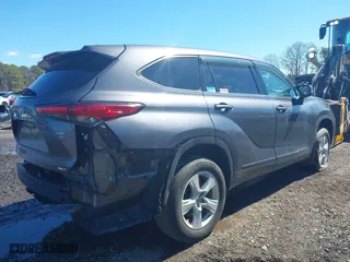 2021 Toyota Highlander L with VIN 5TDCZRBH6MS528171, listed as a IAAI auction lot 40330366 with 75,297 mi miles. Bid and sale history available at carsss.com. Image 4.