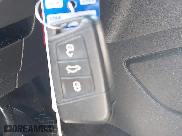 2018 Volkswagen Atlas SE with VIN 1V2KR2CA6JC535525, listed as a IAAI auction lot 41971141 with 62,514 mi miles and . Bid and sale history available at DreamBid. Image 11.