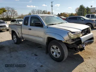 2013 Toyota Tacoma z VIN 5TFUX4EN3DX018529, wystawiony jako Copart lot #77794934 z przebiegiem 186 050 mil mil oraz Szkoda całkowita • Salvage title. Historia ofert i sprzedaży dostępna na DreamBid. Obrazek 4.