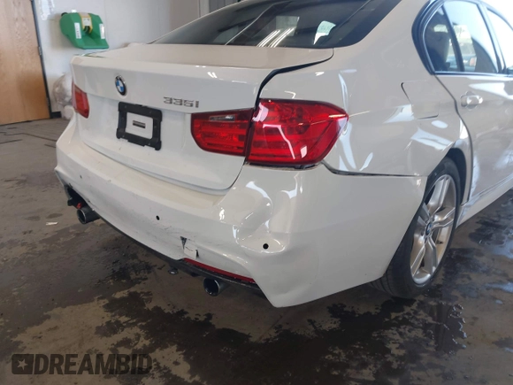 2015 BMW 3 Series 335i z VIN WBA3A9G58FNN73480, wystawiony jako IAAI lot #42116761 z przebiegiem 50 879 mil mil oraz . Historia ofert i sprzedaży dostępna na DreamBid. Obrazek 6.