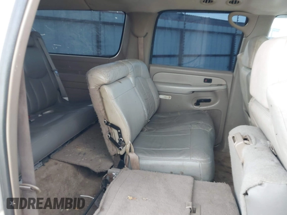 2002 Chevrolet Suburban LS with VIN 3GNEC16Z92G180545, listed as a IAAI auction lot 41391354 with 213,477 mi miles. Bid and sale history available at carsss.com. Image 8.