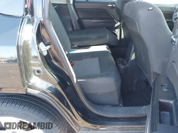 2013 Jeep Compass Sport with VIN 1C4NJDBB4DD113831, listed as a IAAI auction lot 42059122 with 135,062 mi miles. Bid and sale history available at carsss.com. Image 8.
