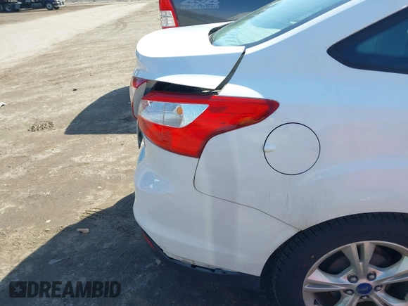 2013 Ford Focus SE with VIN 1FADP3F28DL274208, listed as a IAAI auction lot 41997585 with 233,384 mi miles. Bid and sale history available at carsss.com. Image 18.