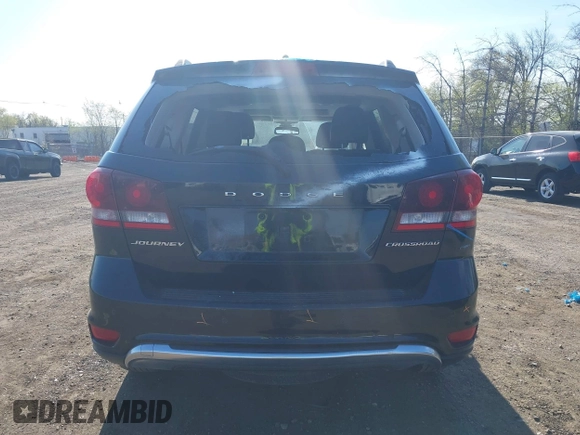 2020 Dodge Journey Crossroad z VIN 3C4PDCGB9LT212673, wystawiony jako IAAI lot #42100674 z przebiegiem Nie podano mil oraz . Historia ofert i sprzedaży dostępna na DreamBid. Obrazek 16.