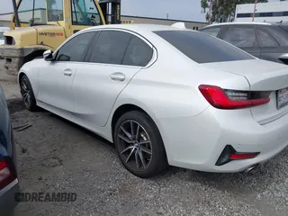 2019 BMW 3 Series 330i с VIN WBA5R1C56KFH28592, выставлен на аукционе IAAI как лот 42344438 с пробегом Не указан миль и . История ставок и продаж доступна на DreamBid. Изображение 3.