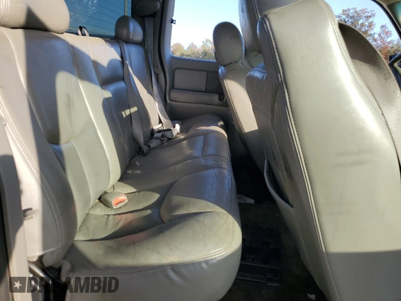 2003 GMC Sierra Denali z VIN 2GTFK69U031261036, wystawiony jako Copart lot #75353324 z przebiegiem 192 762 mil mil oraz Szkody całkowita. Historia ofert i sprzedaży dostępna na DreamBid. Obrazek 10.