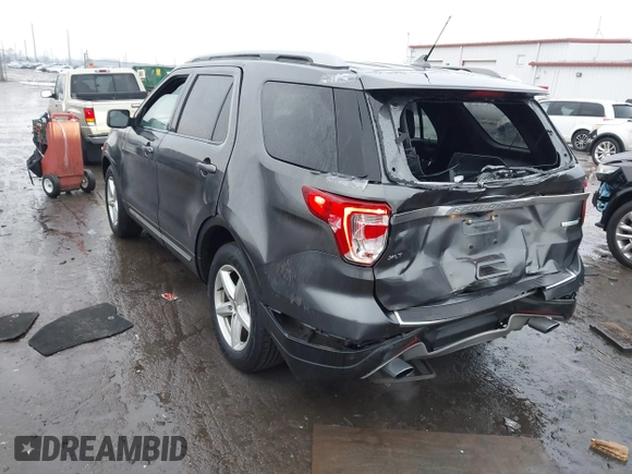 2018 Ford Explorer XLT with VIN 1FM5K7DH9JGC25899, listed as a IAAI auction lot 41661895 with 59,397 mi miles and . Bid and sale history available at DreamBid. Image 3.