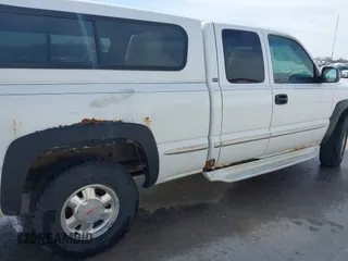 2000 GMC Sierra 1500 SLE with VIN 1GTEK19T6YE133931, listed as a IAAI auction lot 41789598 with 206,815 mi miles and . Bid and sale history available at DreamBid. Image 13.