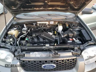 2005 Ford Escape XLT with VIN 1FMCU93105KD29752, listed as a Copart auction lot 73687754 with 199,362 mi miles and Salvage Title. Bid and sale history available at carsss.com. Image 13.