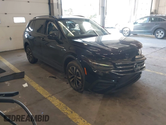 2023 Volkswagen Tiguan S z VIN 3VVRB7AX6PM069001, wystawiony jako IAAI lot #41193316 z przebiegiem 21 586 mil mil oraz . Historia ofert i sprzedaży dostępna na DreamBid. Obrazek 1.