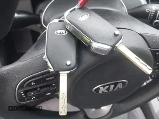 2020 Kia Niro LX with VIN KNDCB3LC2L5435978, listed as a IAAI auction lot 41902940 with 49,320 mi miles and . Bid and sale history available at DreamBid. Image 11.