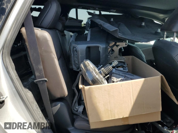2024 Lexus TX 350 z VIN 5TDAAAB6XRS006312, wystawiony jako Copart lot #53744655 z przebiegiem Nie podano mil oraz Szkody całkowita. Historia ofert i sprzedaży dostępna na DreamBid. Obrazek 11.