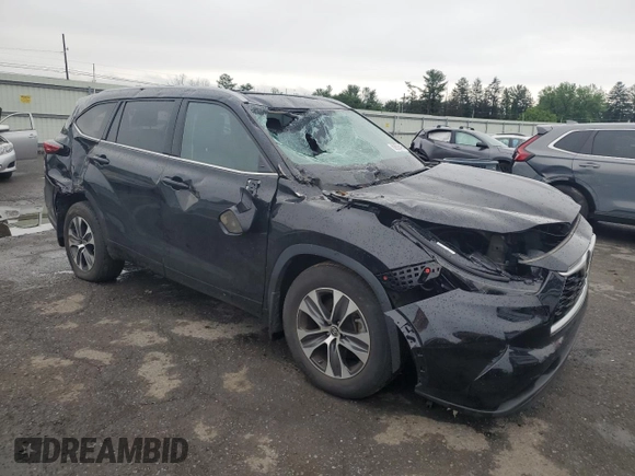 2022 Toyota Highlander XLE with VIN 5TDGZRBH7NS241862, listed as a Copart auction lot 62605495 with 29,080 mi miles and Salvage title. Bid and sale history available at DreamBid. Image 4.