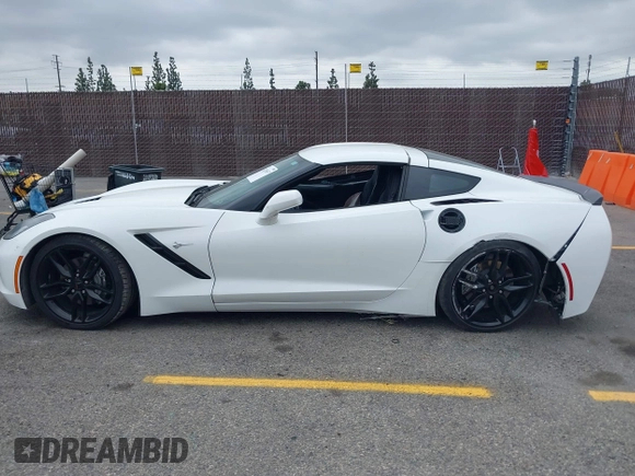 2019 Chevrolet Corvette 1LT z VIN 1G1YB2D76K5112204, wystawiony jako IAAI lot #42215657 z przebiegiem Nie podano mil oraz . Historia ofert i sprzedaży dostępna na DreamBid. Obrazek 14.