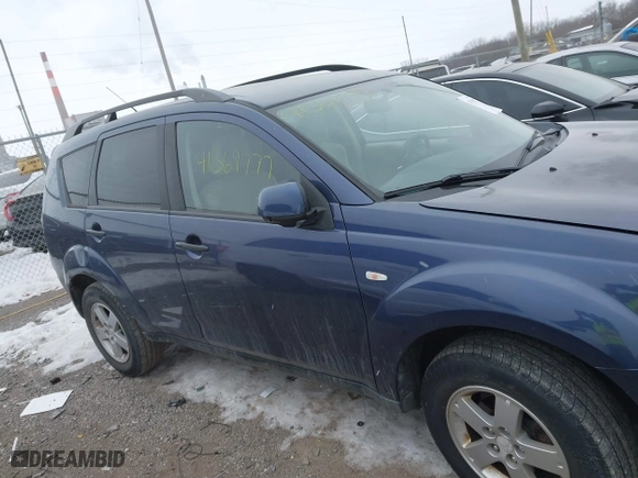 2007 Mitsubishi Outlander ES with VIN JA4MS31X37Z012460, listed as a IAAI auction lot 41369777 with 174,722 mi miles. Bid and sale history available at carsss.com. Image 14.