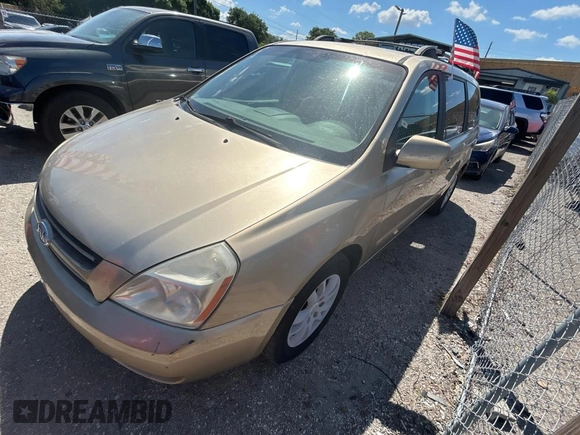 2008 Kia Sedona LX with VIN KNDMB233X86193585, listed as a Copart auction lot 51092985 with 251,188 mi miles and Clean Title. Bid and sale history available at carsss.com. Image 2.
