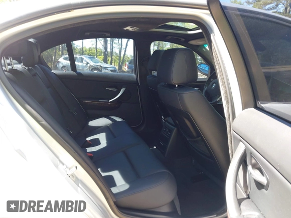 2008 BMW 3 Series 328xi с VIN WBAVC935X8K044268, выставлен на аукционе IAAI как лот 42116630 с пробегом 137 739 миль миль и . История ставок и продаж доступна на DreamBid. Изображение 8.