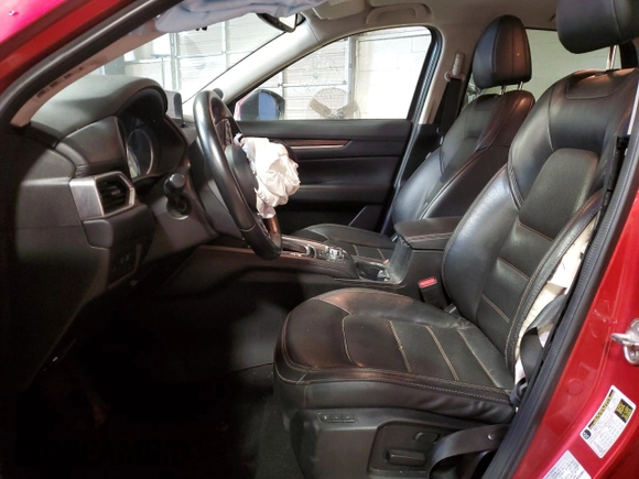2018 Mazda CX-5 Grand Touring z VIN JM3KFBDMXJ0432197, wystawiony jako Copart lot #50383035 z przebiegiem Nie podano mil oraz Szkoda całkowita • Salvage title. Historia ofert i sprzedaży dostępna na DreamBid. Obrazek 7.