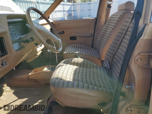 1983 Ford Escort z VIN 2FABP1347DX161788, wystawiony jako Copart lot #76347694 z przebiegiem 58 514 mil mil oraz Szkoda całkowita • Salvage title. Historia ofert i sprzedaży dostępna na DreamBid. Obrazek 7.