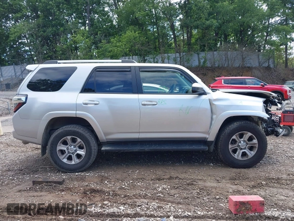 2022 Toyota 4Runner SR5 with VIN JTEMU5JR0N6000953, listed as a IAAI auction lot 42550206 with 73,088 mi miles and . Bid and sale history available at DreamBid. Image 13.