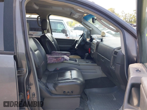 2004 Nissan Titan LE with VIN 1N6AA07B04N546666, listed as a IAAI auction lot 42045671 with 280,796 mi miles. Bid and sale history available at carsss.com. Image 5.