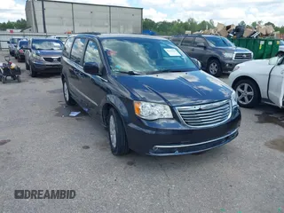 2014 Chrysler Town & Country Touring z VIN 2C4RC1BGXER440884, wystawiony jako IAAI lot #42219070 z przebiegiem 196 185 mil mil oraz . Historia ofert i sprzedaży dostępna na DreamBid. Obrazek 1.