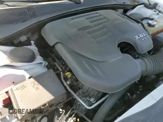 2019 Chrysler 300 Touring с VIN 2C3CCAAG6KH715650, выставлен на аукционе Copart как лот 59284335 с пробегом 67 747 миль миль и Списание • Salvage title. История ставок и продаж доступна на DreamBid. Изображение 13.