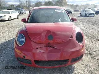 2008 Volkswagen New Beetle Coupe S with VIN 3VWRW31C88M507511, listed as a Copart auction lot 81993504 with 160,752 mi miles and Salvage Title. Bid and sale history available at carsss.com. Image 5.