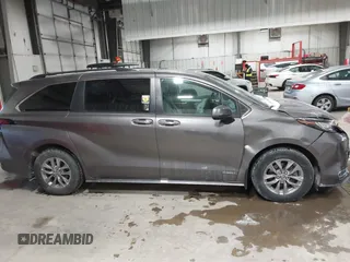 2021 Toyota Sienna XLE with VIN 5TDYSKFC4MS031961, listed as a IAAI auction lot 41601788 with 56,640 mi miles. Bid and sale history available at carsss.com. Image 13.