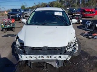 2013 Ford Focus SE with VIN 1FADP3F29DL178636, listed as a IAAI auction lot 40982395 with 1 mi miles. Bid and sale history available at carsss.com. Image 12.
