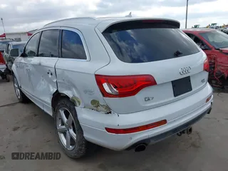 2015 Audi Q7 S line Prestige z VIN WA1DGAFE4FD031348, wystawiony jako IAAI lot #41513171 z przebiegiem 139 013 mil mil oraz . Historia ofert i sprzedaży dostępna na DreamBid. Obrazek 3.
