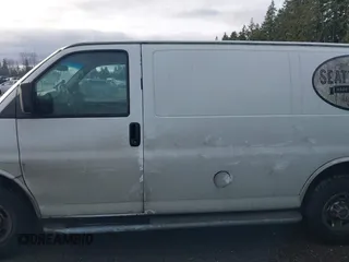 2014 GMC Savana Cargo Van with VIN 1GTW7FCA0E1915445, listed as a IAAI auction lot 41589958 with 279,942 mi miles. Bid and sale history available at carsss.com. Image 14.