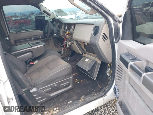2010 Ford Super Duty F-250 SRW XL with VIN 1FTSW2BR1AEB38259, listed as a IAAI auction lot 41778655 with 1 mi miles. Bid and sale history available at carsss.com. Image 5.