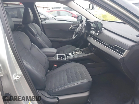 2024 Mitsubishi Outlander SE z VIN JA4J3VA83RZ068485, wystawiony jako IAAI lot #42483073 z przebiegiem 28 120 mil mil oraz . Historia ofert i sprzedaży dostępna na DreamBid. Obrazek 5.