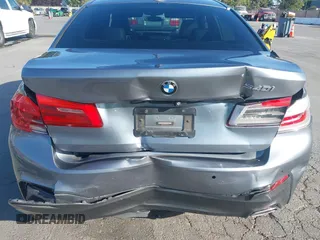 2017 BMW 5 Series 540i z VIN WBAJE5C34HG914566, wystawiony jako IAAI lot #42386472 z przebiegiem 83 898 mil mil oraz . Historia ofert i sprzedaży dostępna na DreamBid. Obrazek 6.