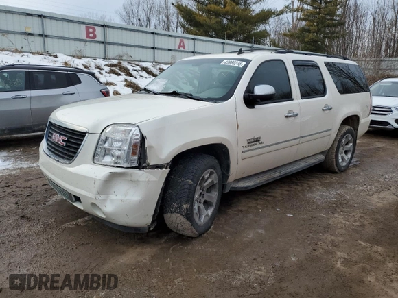 2011 GMC Yukon XL SLT with VIN 1GKS1KE06BR217663, listed as a Copart auction lot 43960245 with 215,703 mi miles and Salvage Title. Bid and sale history available at carsss.com. Image 1.