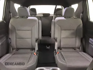 2024 Chevrolet Traverse FWD LT z VIN 1GNERGKS7RJ183916, wystawiony jako Copart lot #57982305 z przebiegiem 30 770 mil mil oraz Czysty tytuł • Clean title. Historia ofert i sprzedaży dostępna na DreamBid. Obrazek 10.