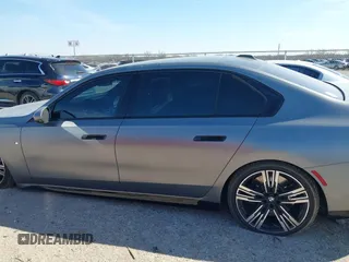 2023 BMW 7 Series 760i xDrive с VIN WBA33EJ07PCM90605, выставлен на аукционе IAAI как лот 41577454 с пробегом 30 241 миль миль и . История ставок и продаж доступна на DreamBid. Изображение 14.