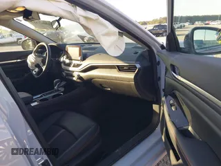 2025 Nissan Altima SR with VIN 1N4BL4CV7SN354284, listed as a IAAI auction lot 42067312 with 15,000 mi miles and . Bid and sale history available at DreamBid. Image 5.