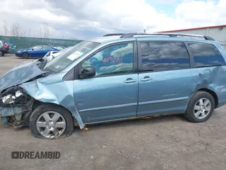 2008 Toyota Sienna CE with VIN 5TDZK23C58S166087, listed as a IAAI auction lot 42032255 with 258,100 mi miles. Bid and sale history available at carsss.com. Image 14.