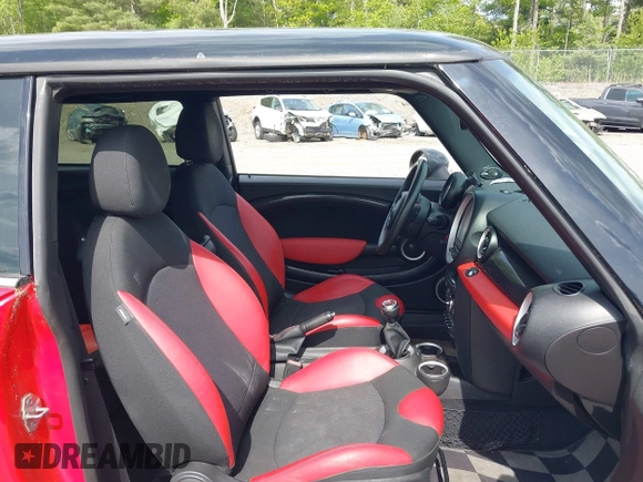 2012 MINI Hardtop S z VIN WMWSV3C53CTY29678, wystawiony jako IAAI lot #42367662 z przebiegiem 241 475 mil mil oraz . Historia ofert i sprzedaży dostępna na DreamBid. Obrazek 5.