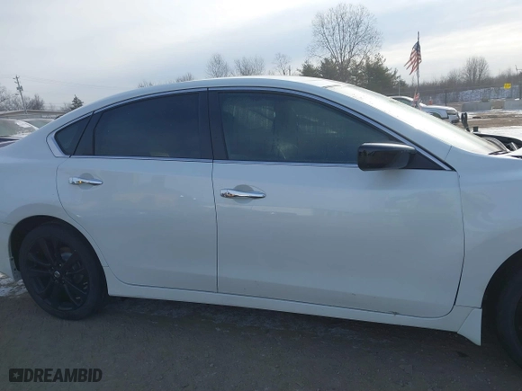 2018 Nissan Altima 2.5 SL with VIN 1N4AL3AP9JC299809, listed as a IAAI auction lot 41363780 with 33,507 mi miles. Bid and sale history available at carsss.com. Image 13.