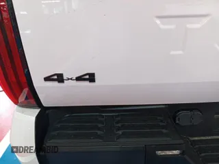 2022 Toyota Tundra SR with VIN 5TFKB5DAXNX006096, listed as a IAAI auction lot 42727998 with 44,389 mi miles and . Bid and sale history available at DreamBid. Image 9.