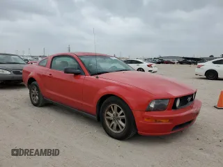 2005 Ford Mustang Deluxe z VIN 1ZVHT80N855181893, wystawiony jako Copart lot #51479185 z przebiegiem 98 450 mil mil oraz Szkoda całkowita • Salvage title. Historia ofert i sprzedaży dostępna na DreamBid. Obrazek 4.