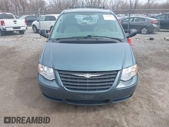 2005 Chrysler Town & Country Touring with VIN 2C4GP54LX5R202644, listed as a IAAI auction lot 41864996 with 161,645 mi miles. Bid and sale history available at carsss.com. Image 12.